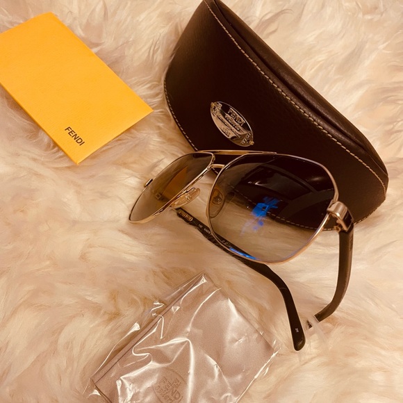 Brand new Fendi sunglasses - Picture 2 of 7